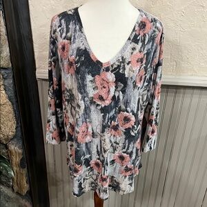 Pink and Gray Graphic Tunic with 3/4 Sleeves